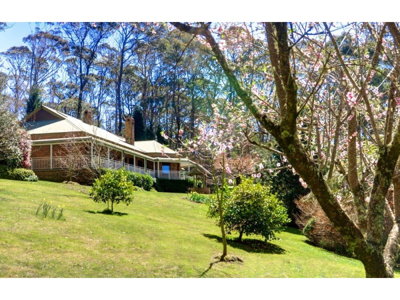 29-31 Wynnes Rocks Rd, Mount Wilson NSW 2786