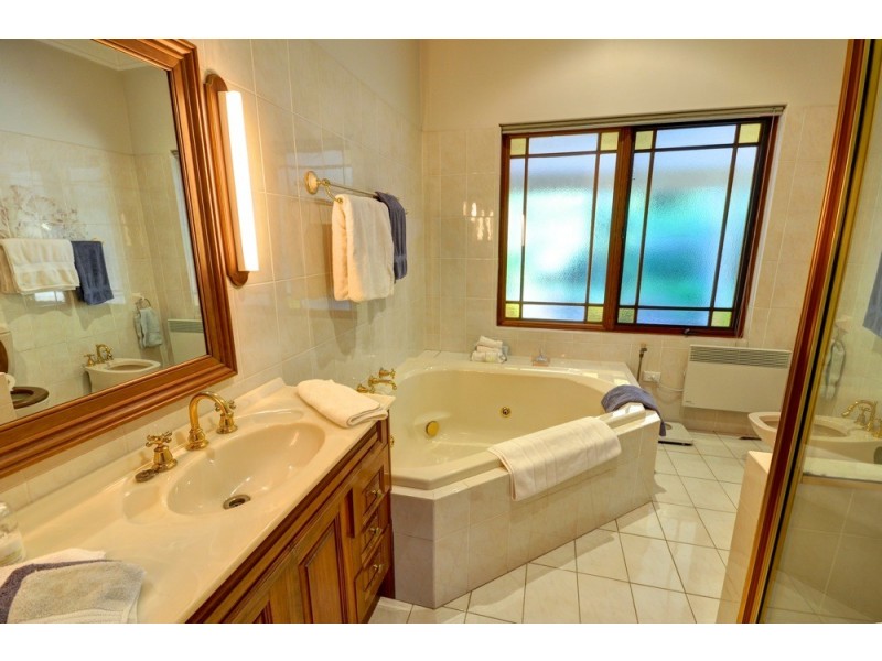 29-31 Wynnes Rocks Rd, Mount Wilson NSW 2786