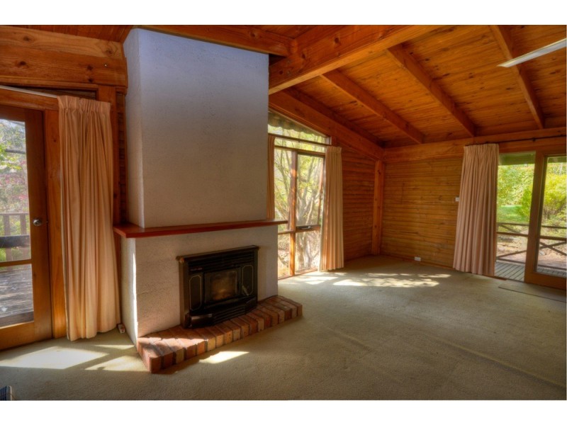 24 Wynnes Rocks Road, Mount Wilson NSW 2786