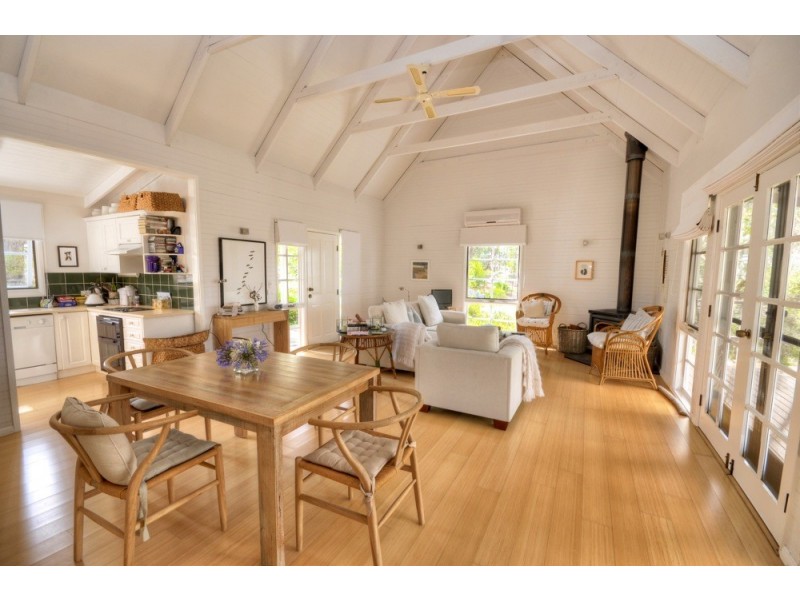 21 St Georges Pde, Mount Victoria NSW 2786