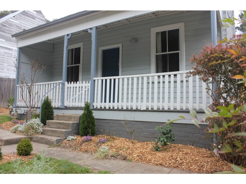 8 ABBOTT STREET, Blackheath NSW 2785