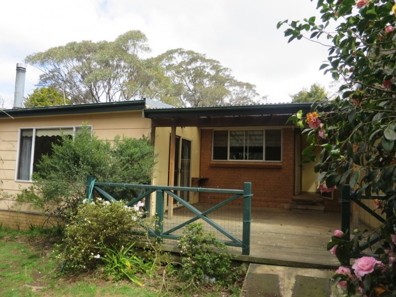 18 Heath St, Blackheath NSW 2785