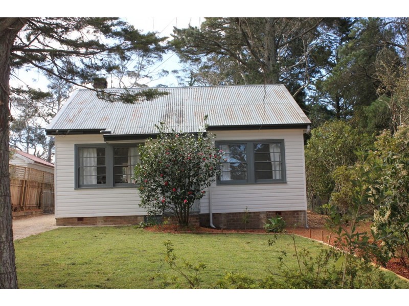 8 Evans Lookout Road, Blackheath NSW 2785