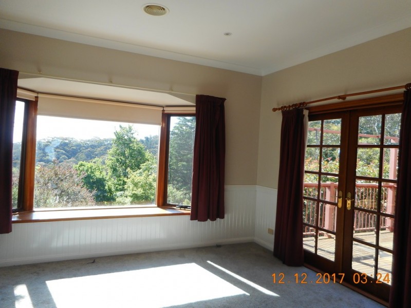 19 GORDON AVE, Blackheath NSW 2785
