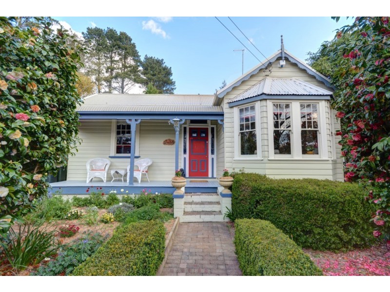 8 Wombat Street, Blackheath NSW 2785