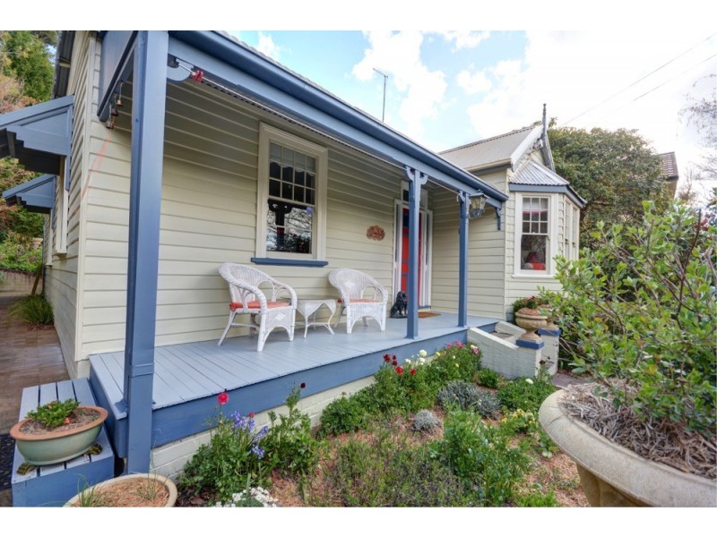 8 Wombat Street, Blackheath NSW 2785