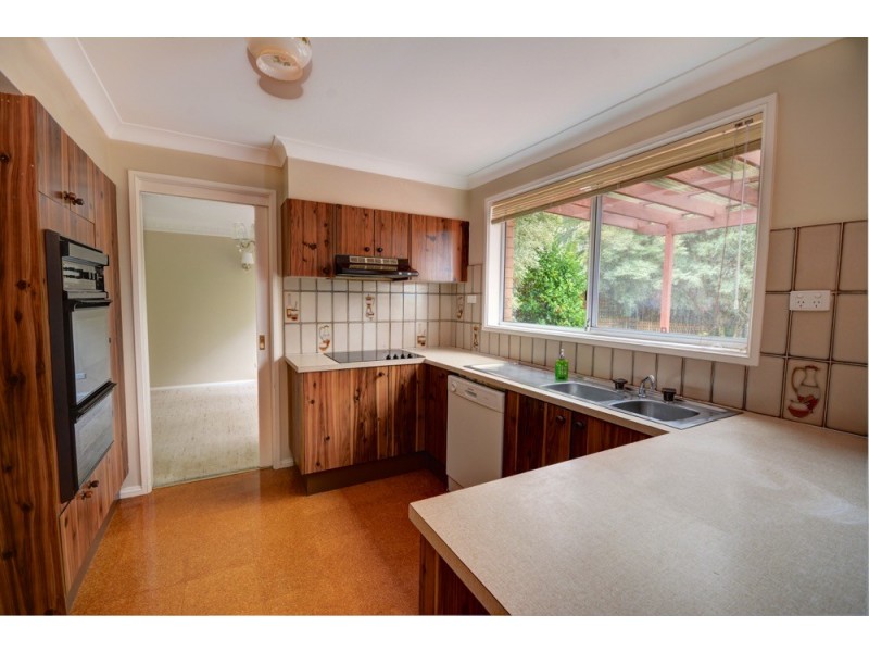 11 FOREST PARK RD, Blackheath NSW 2785