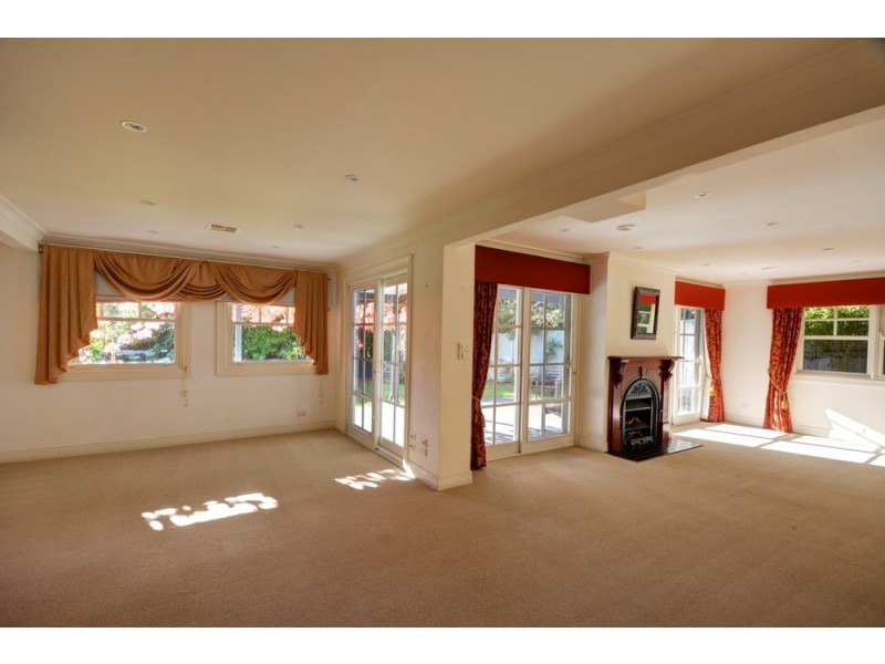 1 Hillier Avenue, Blackheath NSW 2785