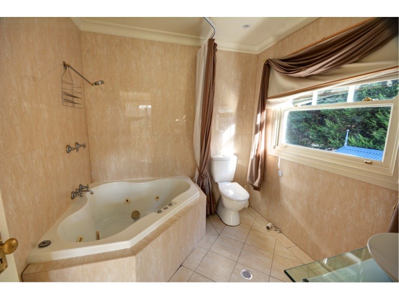 1 Hillier Avenue, Blackheath NSW 2785