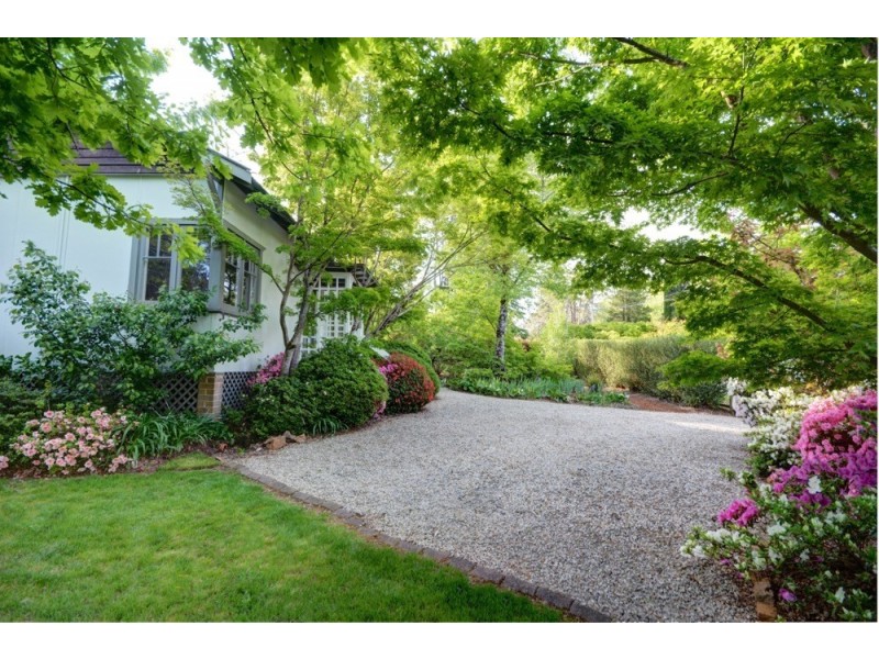 18 Barratt Street, Blackheath NSW 2785