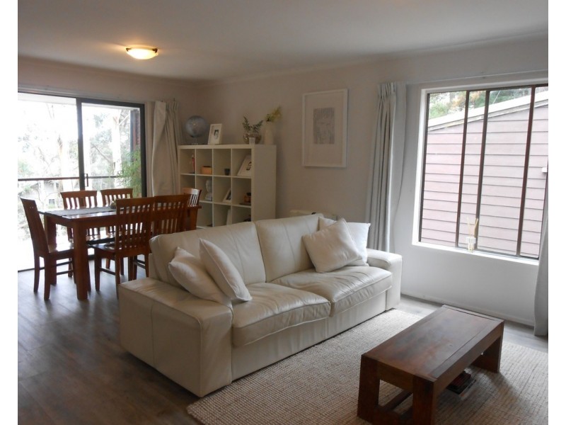 12 St Elmo Avenue, Blackheath NSW 2785