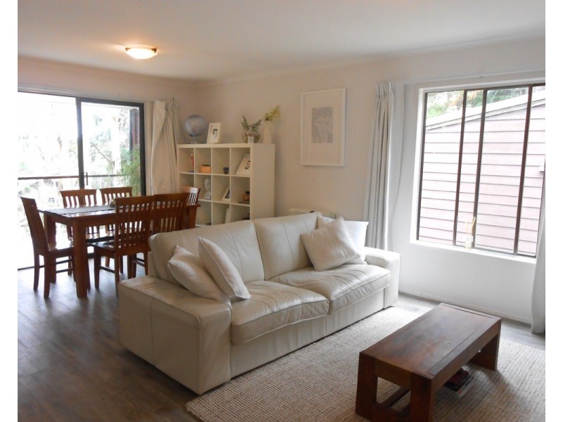 12 St Elmo Avenue, Blackheath NSW 2785