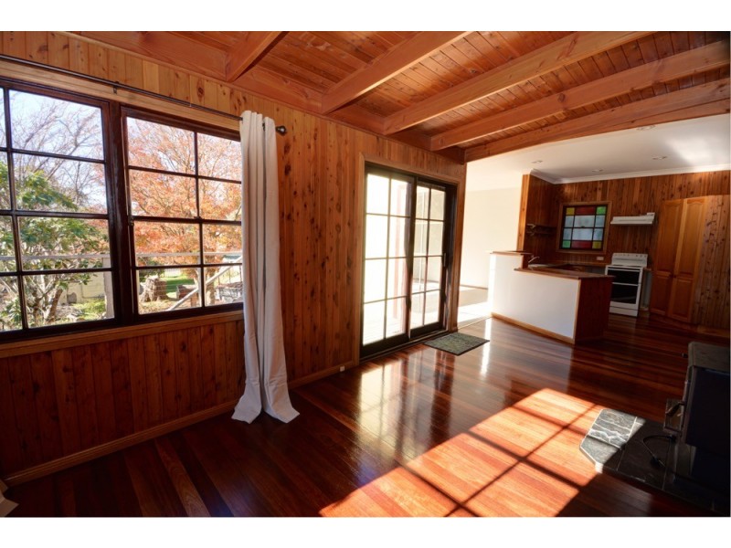 11 Neate Avenue, Blackheath NSW 2785