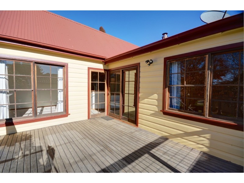 11 Neate Avenue, Blackheath NSW 2785