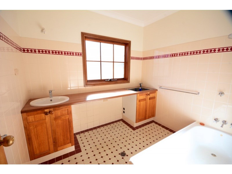 11 Neate Avenue, Blackheath NSW 2785