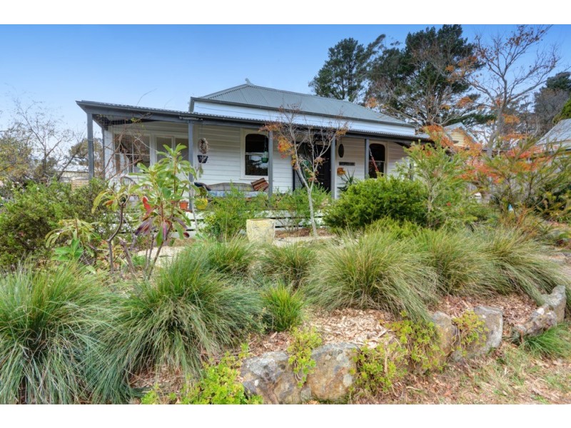 27 Lookout Street, Blackheath NSW 2785