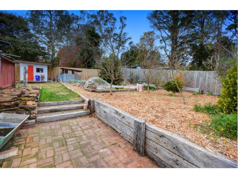 27 Lookout Street, Blackheath NSW 2785