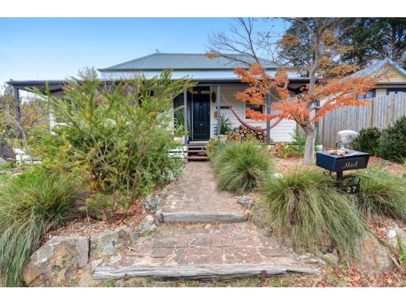 27 Lookout Street, Blackheath NSW 2785