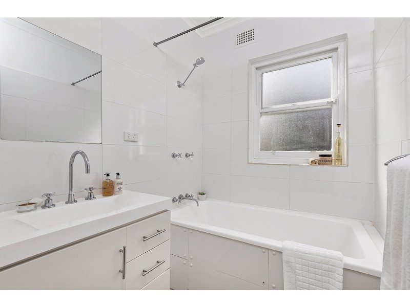 266 Lyons Road, Russell Lea NSW 2046