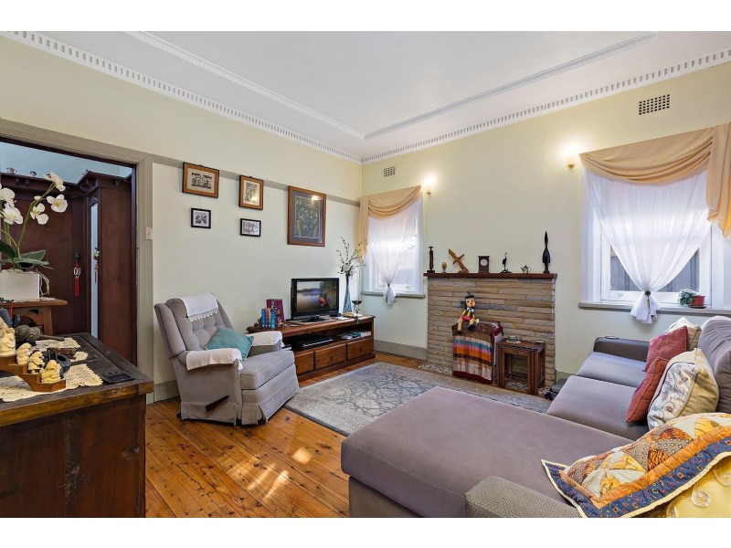 13 Robert Avenue, Russell Lea NSW 2046