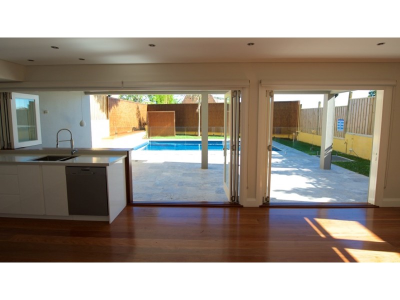 35 St Albans, Abbotsford NSW 2046