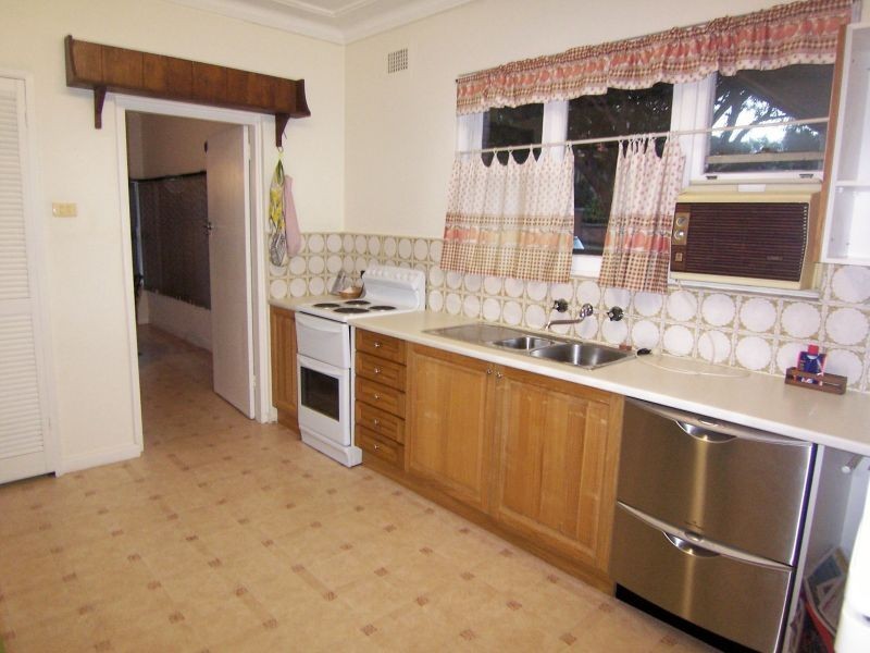 97 Henley Marine Drive, Russell Lea NSW 2046