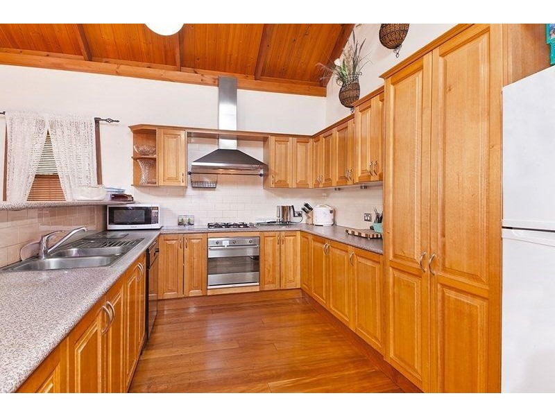 8 Birriwa Ave, Belfield NSW 2191