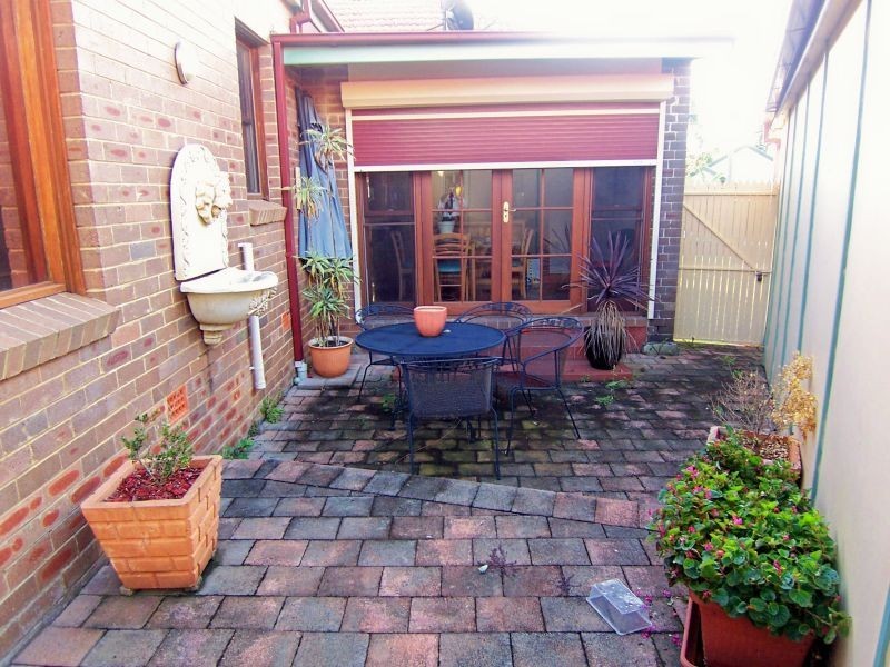 8 Birriwa Ave, Belfield NSW 2191