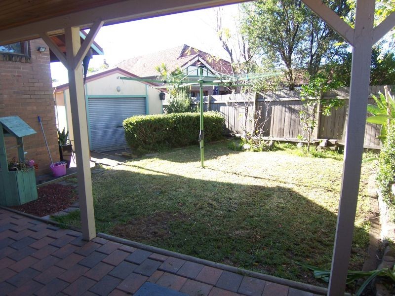 8 Birriwa Ave, Belfield NSW 2191