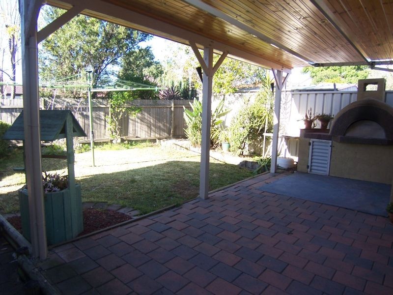 8 Birriwa Ave, Belfield NSW 2191