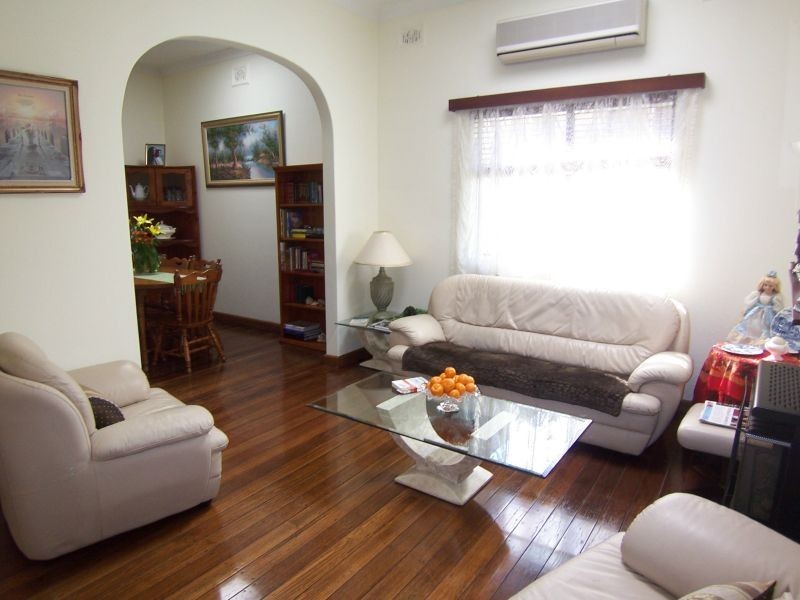 21 CARRINGTON ST, North Strathfield NSW 2137