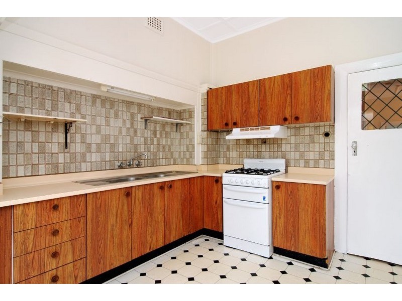 11 Hampden Rd, Russell Lea NSW 2046