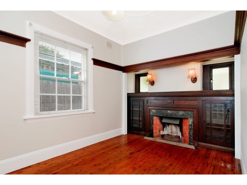 11 Hampden Rd, Russell Lea NSW 2046