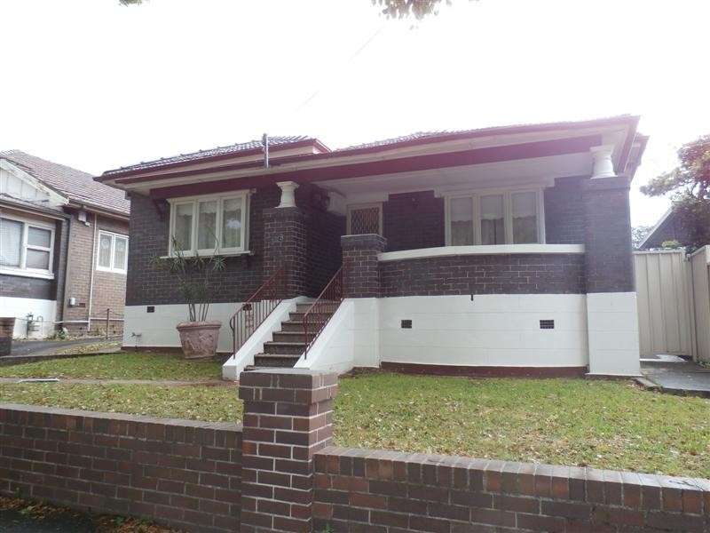 348 Lyons Road, Russell Lea NSW 2046