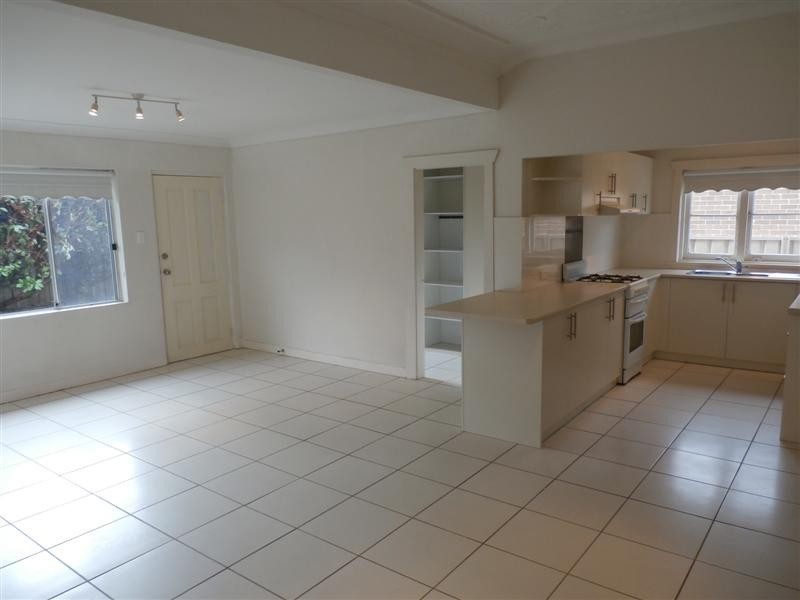 348 Lyons Road, Russell Lea NSW 2046