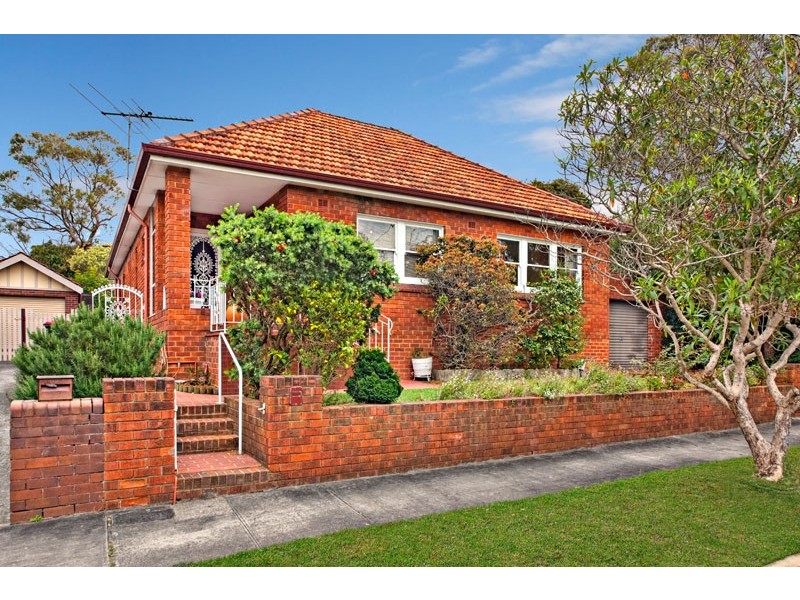 19 Robert Avenue, Russell Lea NSW 2046