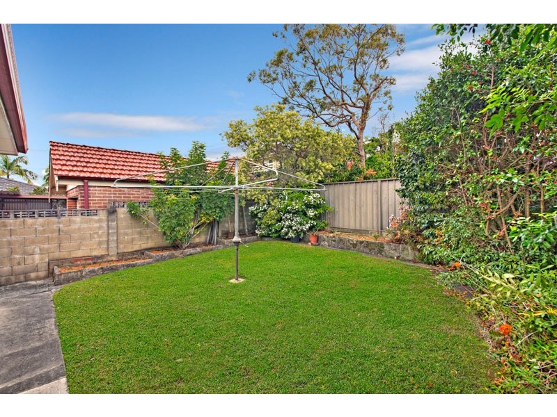 19 Robert Avenue, Russell Lea NSW 2046