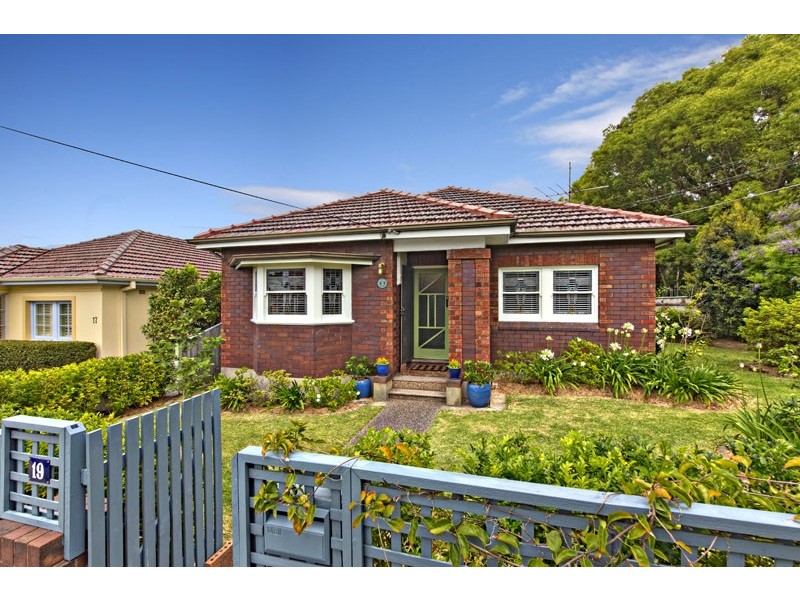 19 Speed Avenue, Russell Lea NSW 2046