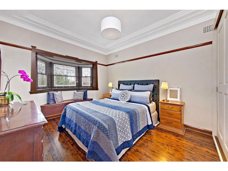 19 Speed Avenue, Russell Lea NSW 2046