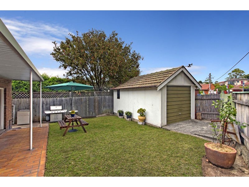 19 Speed Avenue, Russell Lea NSW 2046