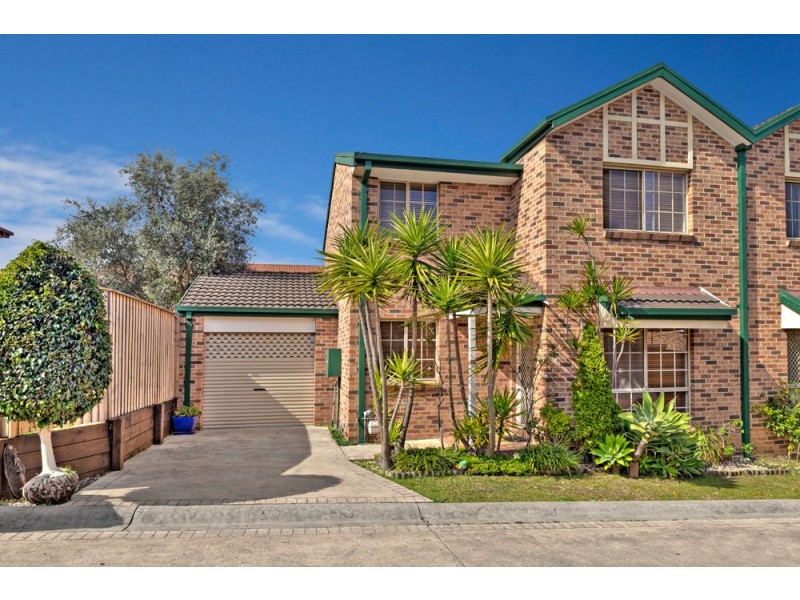 27-8 Watergum Way, Greenacre NSW 2190