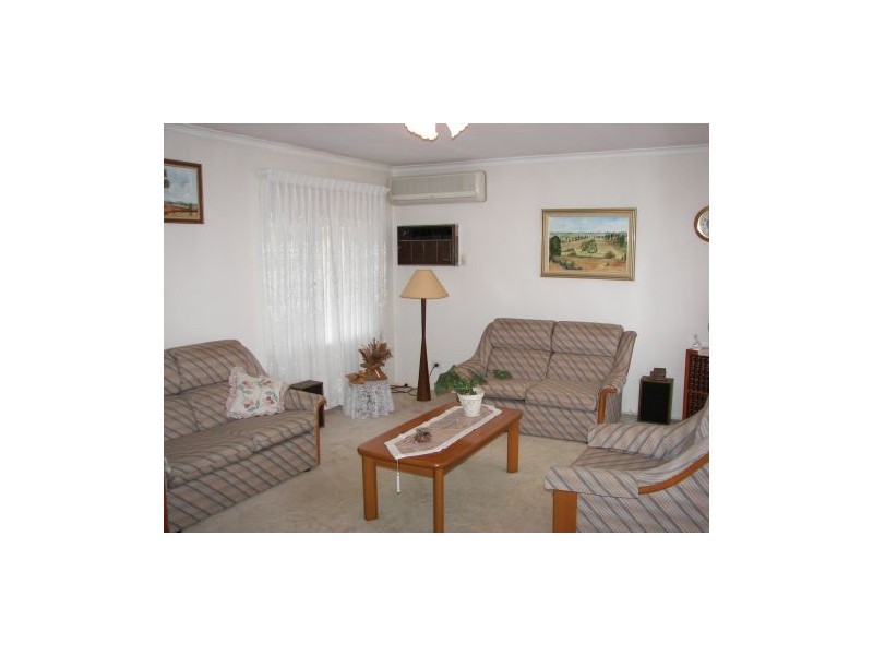 8 Wentworth Drive, Camden South NSW 2570