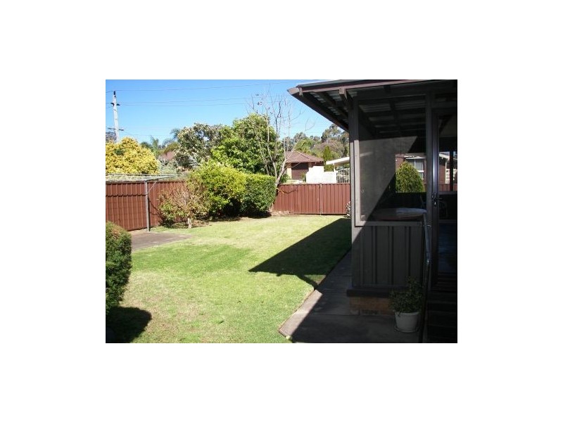 8 Wentworth Drive, Camden South NSW 2570