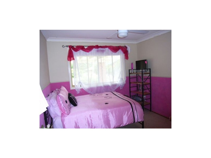 24b William Street, The Oaks NSW 2570