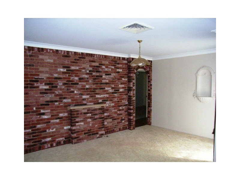 11 Barratt Ave, Camden NSW 2570