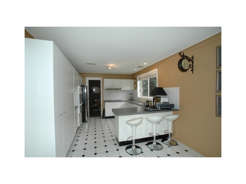 7 YANGTZE PLACE, Kearns NSW 2558