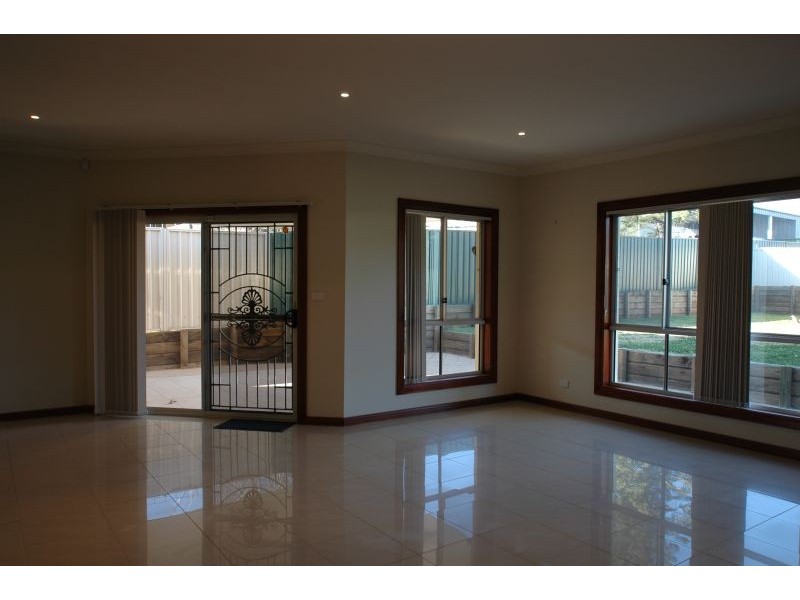 The Oaks NSW 2570