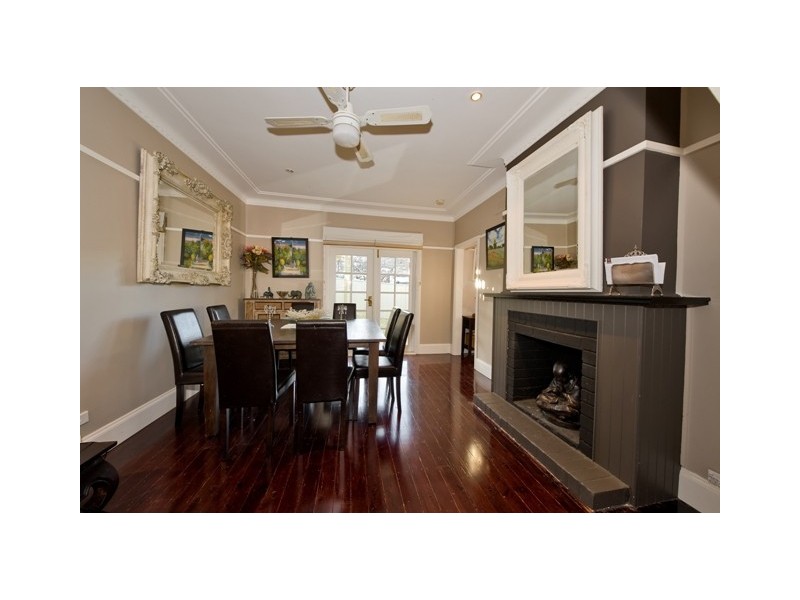 1 Kimbarra Avenue, Camden NSW 2570