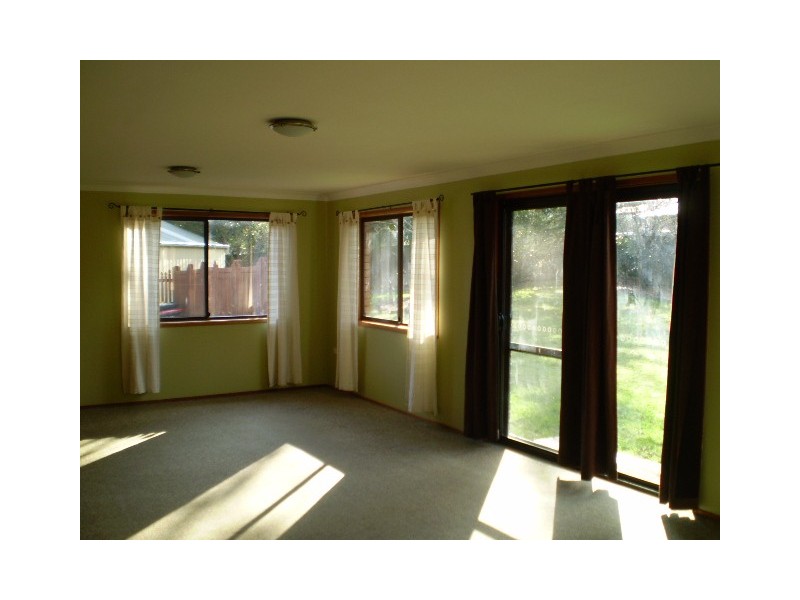 1 Blackbutt Place, The Oaks NSW 2570