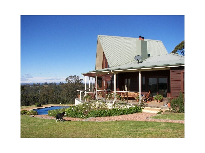 “Abbeygate” via Sunnyside Road, The Oaks NSW 2570